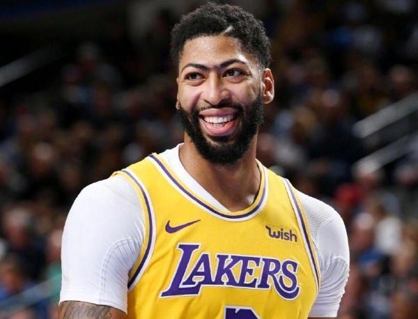 击地传球是 击地传球是