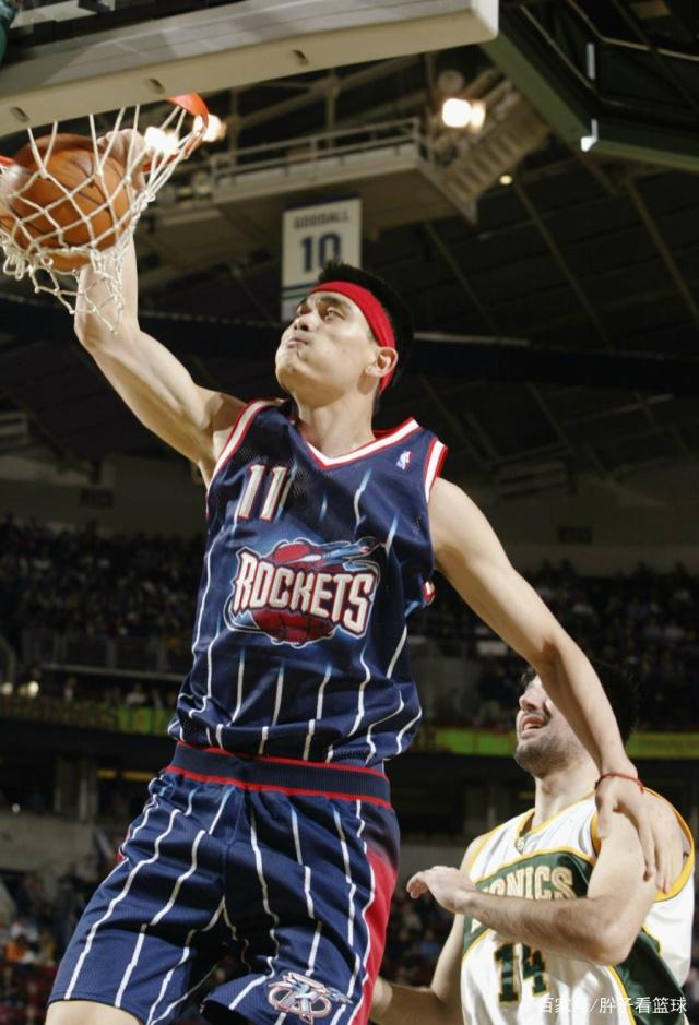 热身赛中 热身赛中