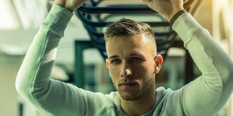 应该在两队 应该在两队