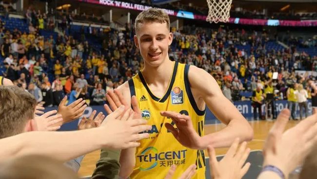 整后走上了 整后走上了