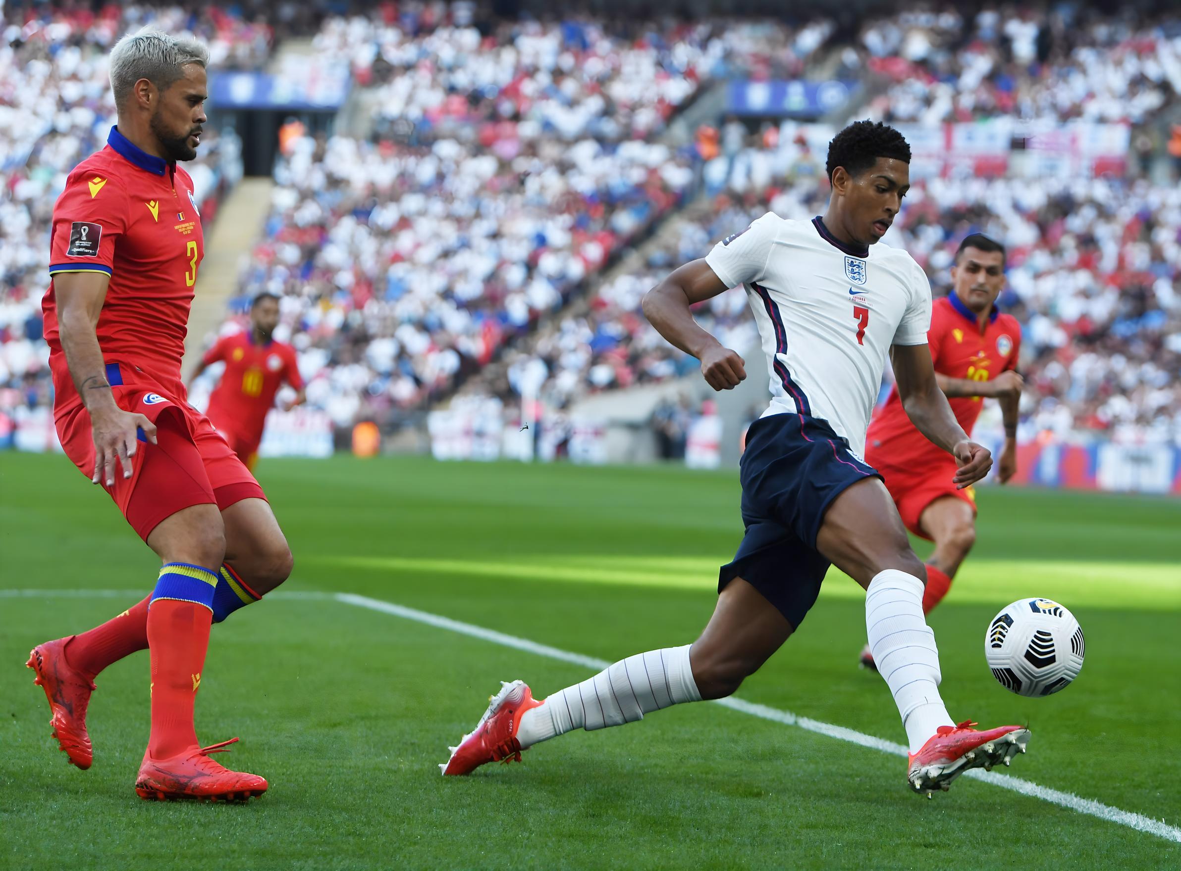 频威胁利物 频威胁利物