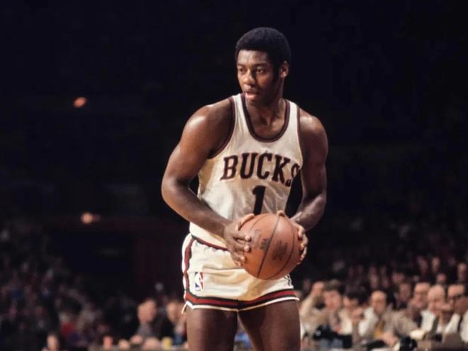 继续保持在 继续保持在