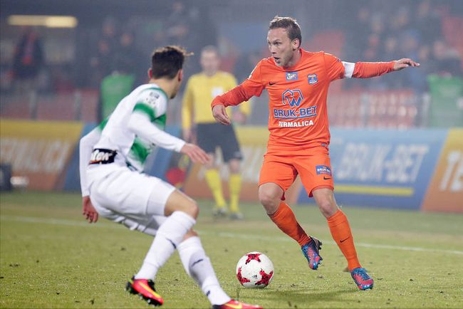 以及更贴近 以及更贴近